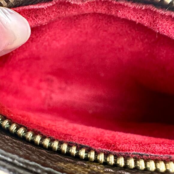 Louis Vuitton Monogram pouch Crossbody, shoulder bag with chain and bag charm - Picture 12 of 14